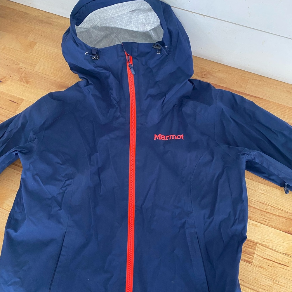 Marmot wind breaker. Size Med Women. Cat/dog household.